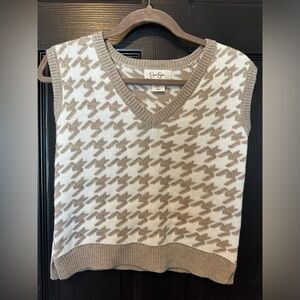 Jessica Simpson vest.